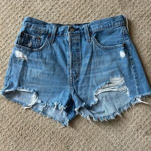 Levi’s 501 Button Fly Mid Rise Distressed Frayed Hem Jean Shorts - Size 29